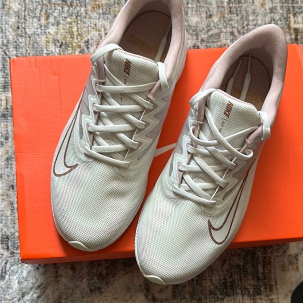 Nike Women's Quest 3 Running Sneakers